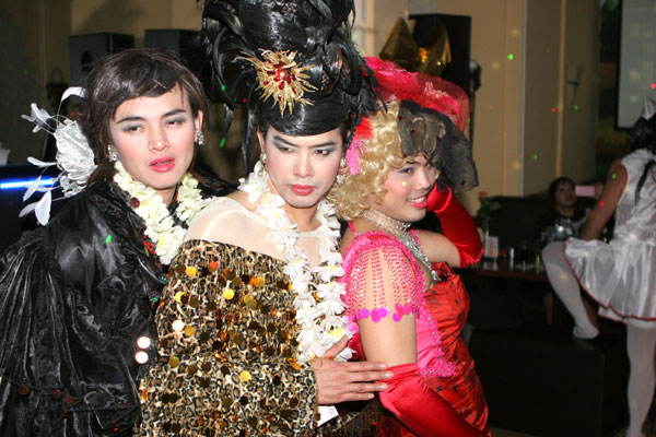 Kostüme vom Feinsten bei der Thai-Party im Siam Park