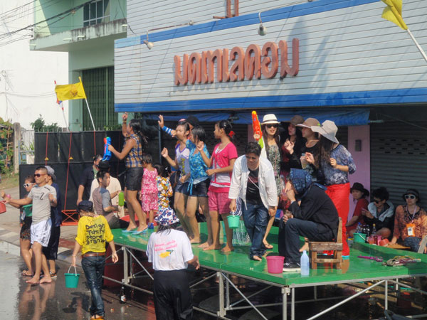 Wasserfest in Phrae
