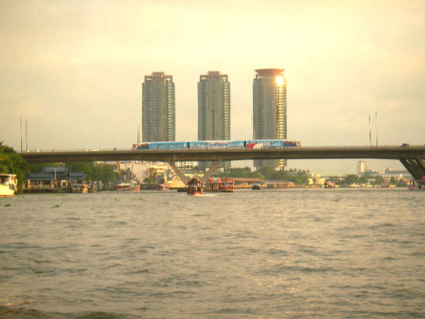 SRT Schnellbahn in Bangkok 2009