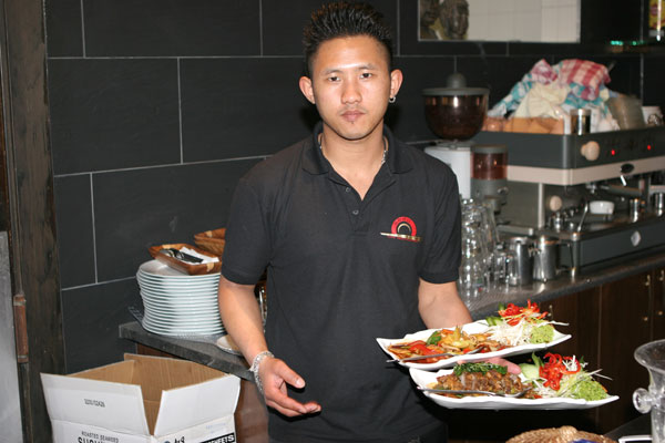 Bedienung im GoodLife Restaurant