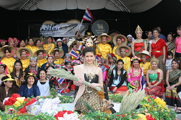 Die Thaitänzerinnen auf dem Singha Asien Kulturfest 2009