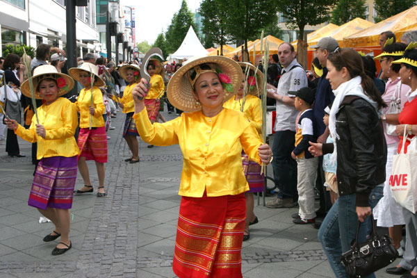 Tanz der Reisbäuerinnen auf dem Singha Asien Kulturfest 2009
