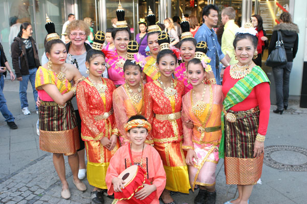 Junge Thaitänzerinnen auf dem Singha Asien Kulturfest 2009