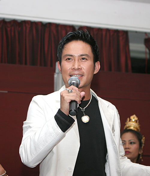 Star des Abends: Thaisänger Dang auf dem Berliner Songkranfest