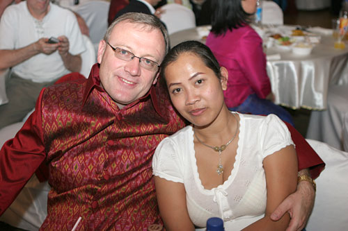 Thaifrau Cat mit ihrem Freund auf dem Berliner Songkranfest