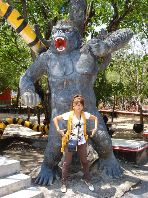 Thai-Girl Kik liebt starke Männer