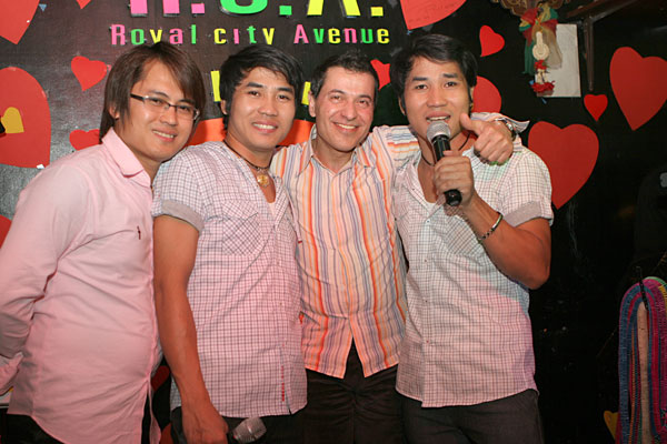 Yad und Moses mit den Zwillingen