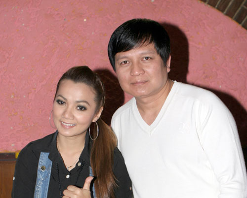 Biuw Kalayani und Veranstalter Sombat