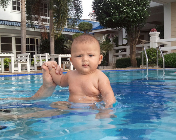 Das ist Dustin, der kleine Sohn von Noi und Micha aus Berlin