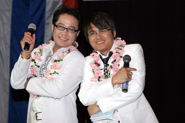 Die Moderatoren des Abends: Toi und Yad, selber solide Entertainer