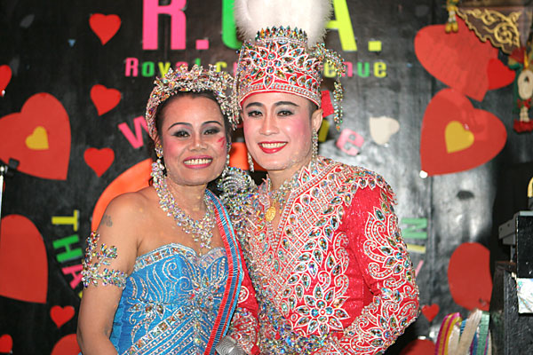 Toi und Ju in voller Show Montur