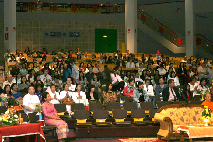 Die Gemeinde im Fontanehaus lauschte den Ausführungen