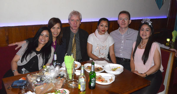 Thai feiern Happy Birthday im Berliner Scorpion