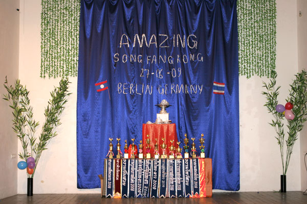 Die Pokale beim Song Fang Khong Sommerfest 2009 in Berlin