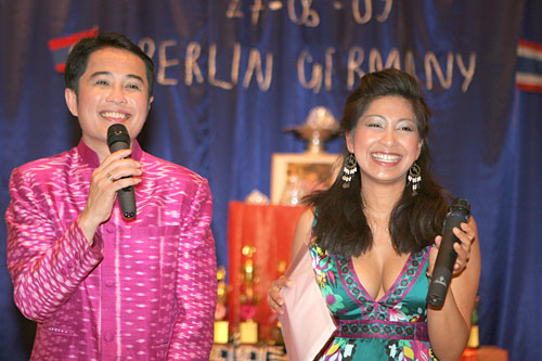 Toi und bezaubernde Nenn moderierten den Abend