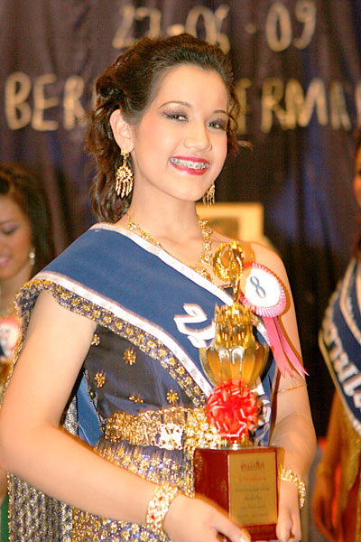 Eine der Gewinnerinnen auf dem Song Fang Khong Sommerfest