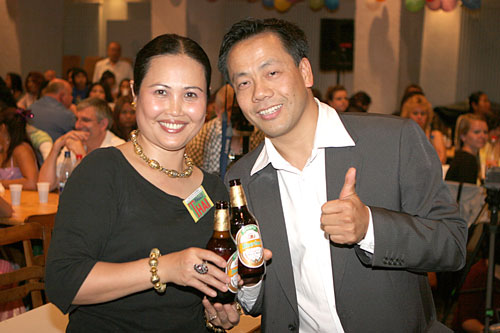 Frau Oh mit Beer Lao