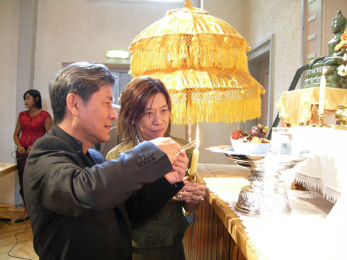 Zeremonie im neuen Wat Thai Stuttgart 2009