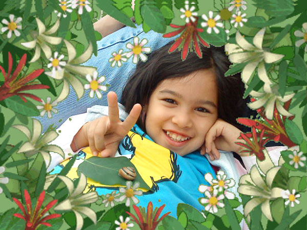 Gut behütet und schon selbstbewusst - Klein-Jessica aus Berlin.