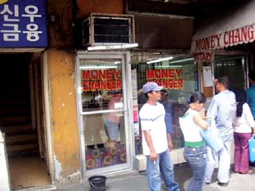 Vor dem Money Exchange