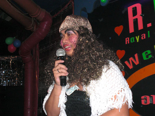 Thai-Comedy im Musik-Cafe R.C.A. in Berlin-Neukölln