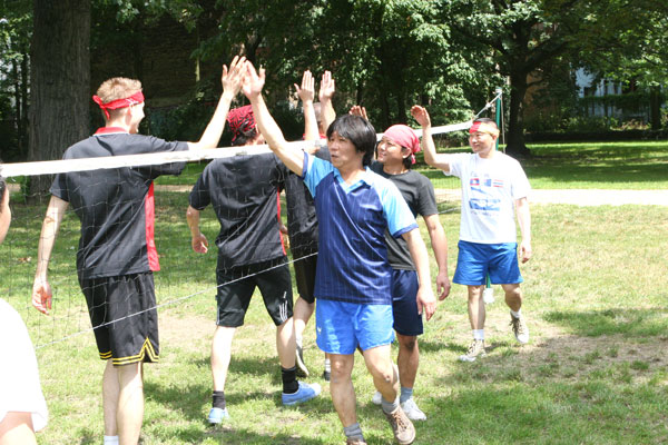 Abklatschen vor und nach dem Spiel