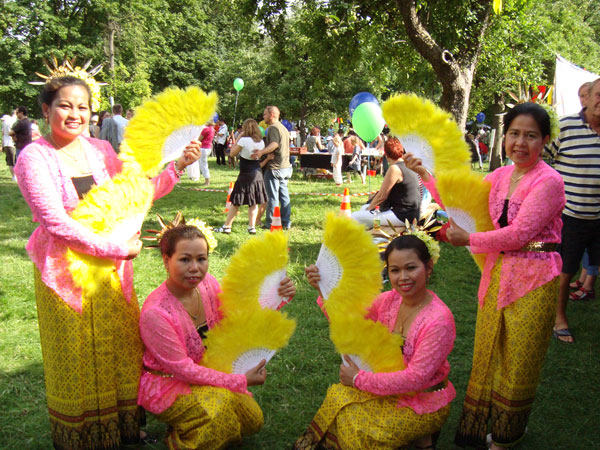 Die schönen Kostüme kennen wir schon vom Karneval der Kulturen.