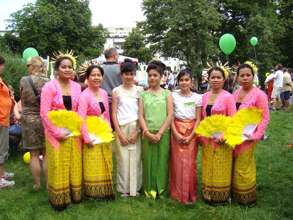 Thaitanzgruppe bei einem Berliner Sommerfest 2009