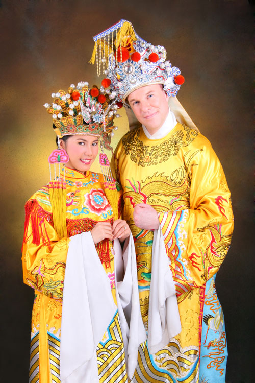 Kik und FARANG-Autor Carsten im Fotostudio in Bangkok