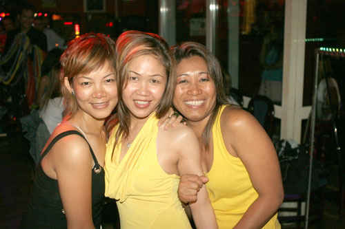 drei Thailänderinnen im Butterfly 2008