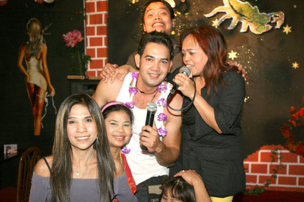 Rangsirod Punpeng auf der Bühne 2008