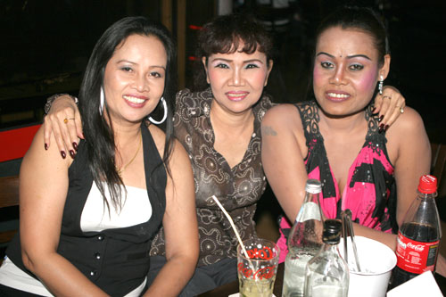 drei Thailänderinnen