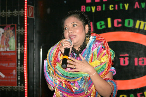 Buang Malais beim Song-Contest im Berliner R.C.A.