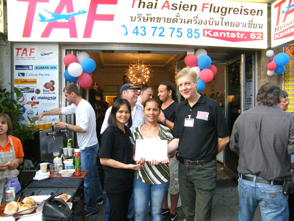 Glückliche Pai von Tele gewann das Ticket nach Bangkok