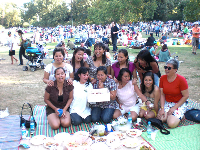 So sieht es aus im Berliner Thaipark - Viele Thai-Leutchen, gutes Essen und vor allem Sanuk