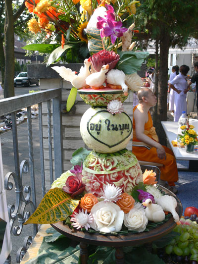 kunstvolle Schnitzereien der Thais 2008