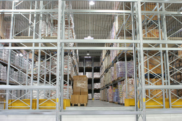 Hochregale des Goodlife Marktes 2008