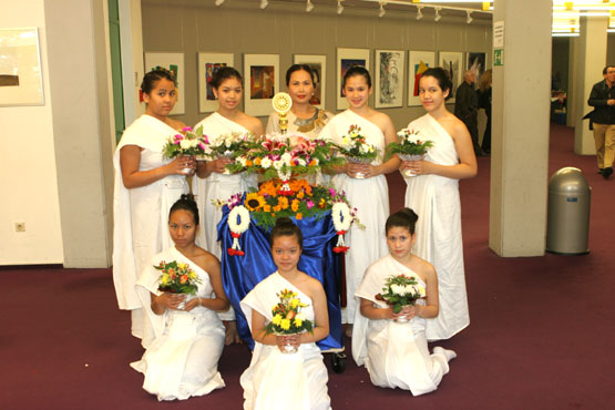 Geo Paksi mit jungen Thailändern 2008