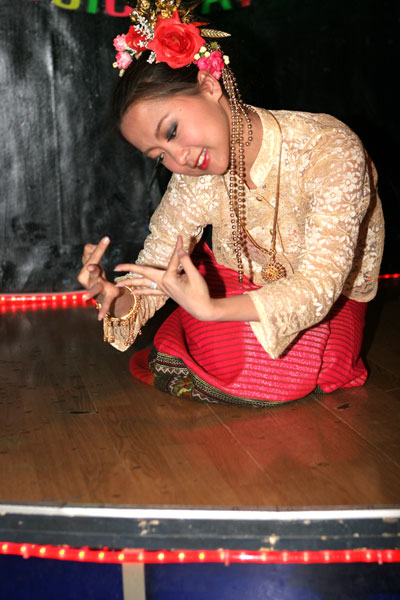 Anmutige Thaitänzerin im Berliner R.C.A.