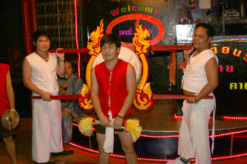 Die Gruppe der Thai-Trommler.