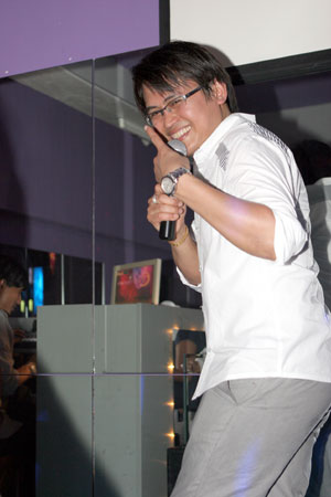 Yad beim Coyote Tanzen im Excite