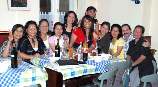 Porn Michigo in Rot ist der Mittelpunkt