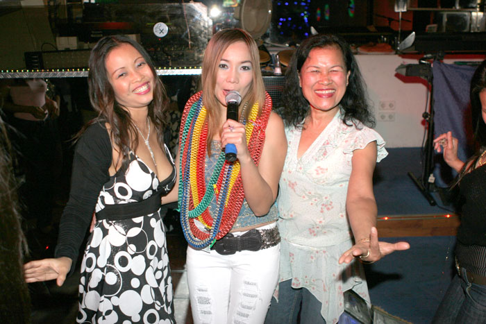 Begeisterung mit Thaistar Ehm Apassala in Berlin 2009.