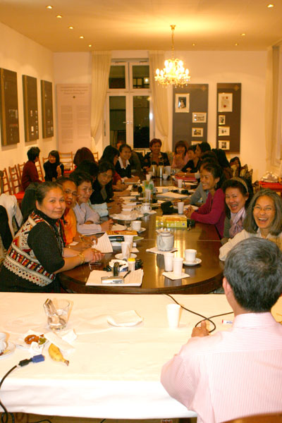 Beim Seminar der thailändischen Frauenvereine in der Berliner Botschaft 2009.