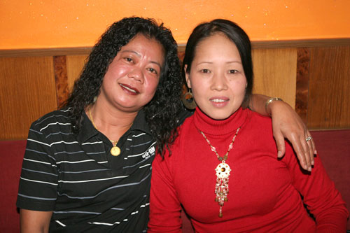 zwei Thaifrauen im Scorpion 2008