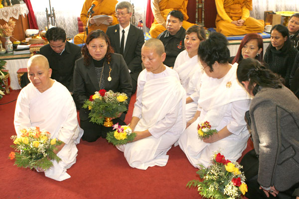 Thai Nonnen im Berliner Tempel 2008