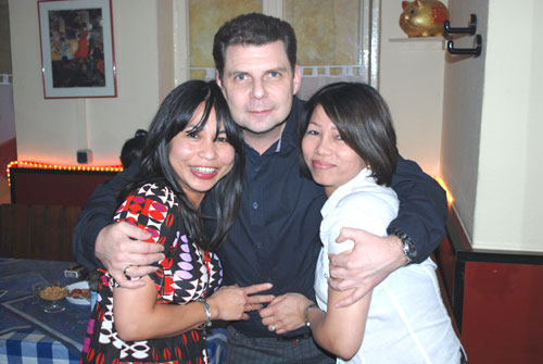 Farang Eddie mit den Schwestern 2008