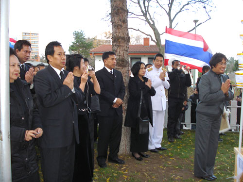 Diplomaten im Thai-Tempel 2008