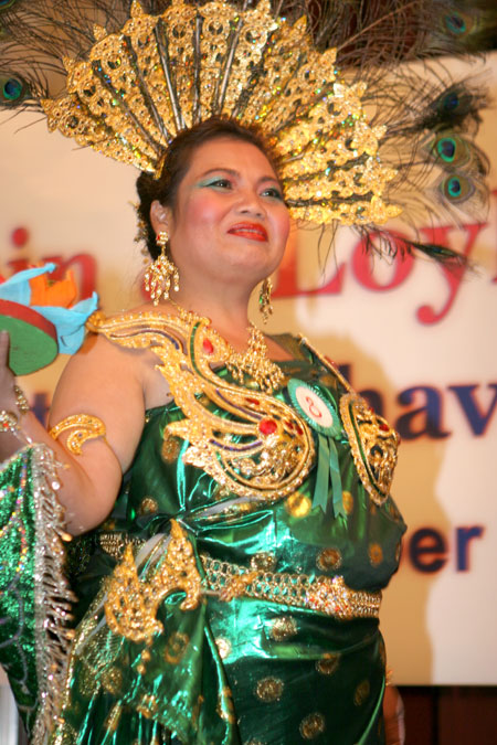 Kandidatin für die Miss Bum Bui Wahl.