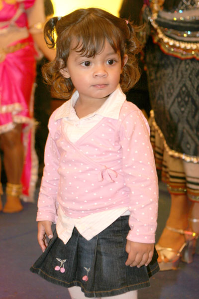 Das ist die hübsche Kleine von Orn und langem Martin - ganz niedlich.